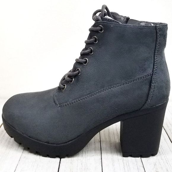 🆕️ Gray Lace Up Combat Lug Ankle Boots Booties - Picture 1 of 4